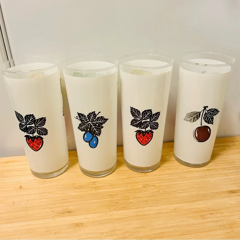 Vintage L Elliott Fruit Glass Tumblers high ball drinks strawberry plum grapes